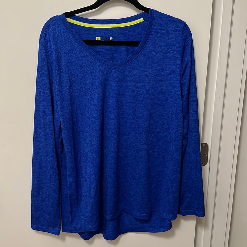 NWT, long sleeve active wear tee